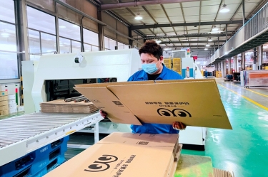 助力守“滬”，同心抗“疫”|  平湖景包高質(zhì)、保量趕制上海民生保障物資的配套紙箱