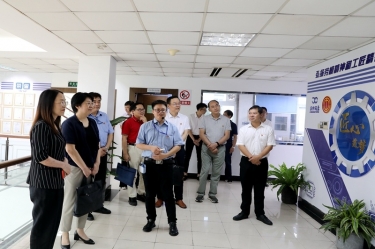 2020年7月14日，時(shí)任浙江省總工會(huì)黨組成員、副主席張衛(wèi)華一行蒞臨景興紙業(yè)調(diào)研推進(jìn)新時(shí)代產(chǎn)業(yè)工人隊(duì)伍建設(shè)改革工作